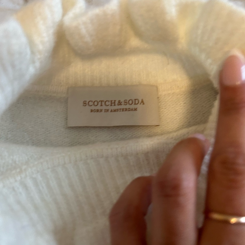 Scotch & Soda Women's Cream Turtleneck Sweater